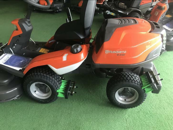 Borstelset Husqvarna R15v2 anti gras    plak incl. bevestigingsmateriaal | 1893849